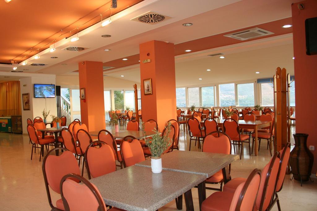 Revis Station Plataria Hotel Екстериор снимка