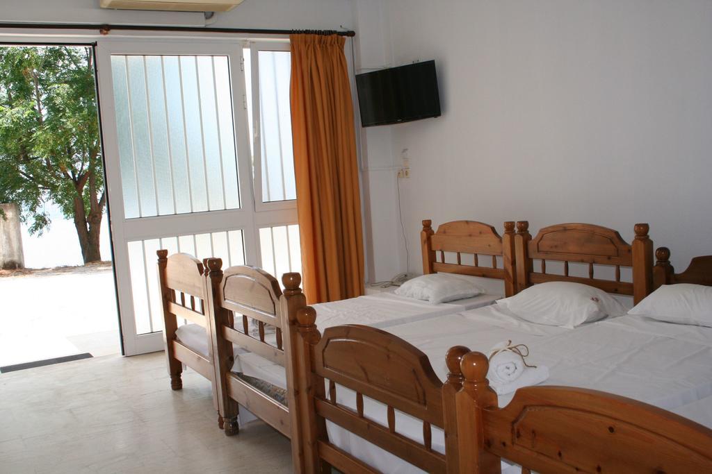 Revis Station Plataria Hotel Екстериор снимка