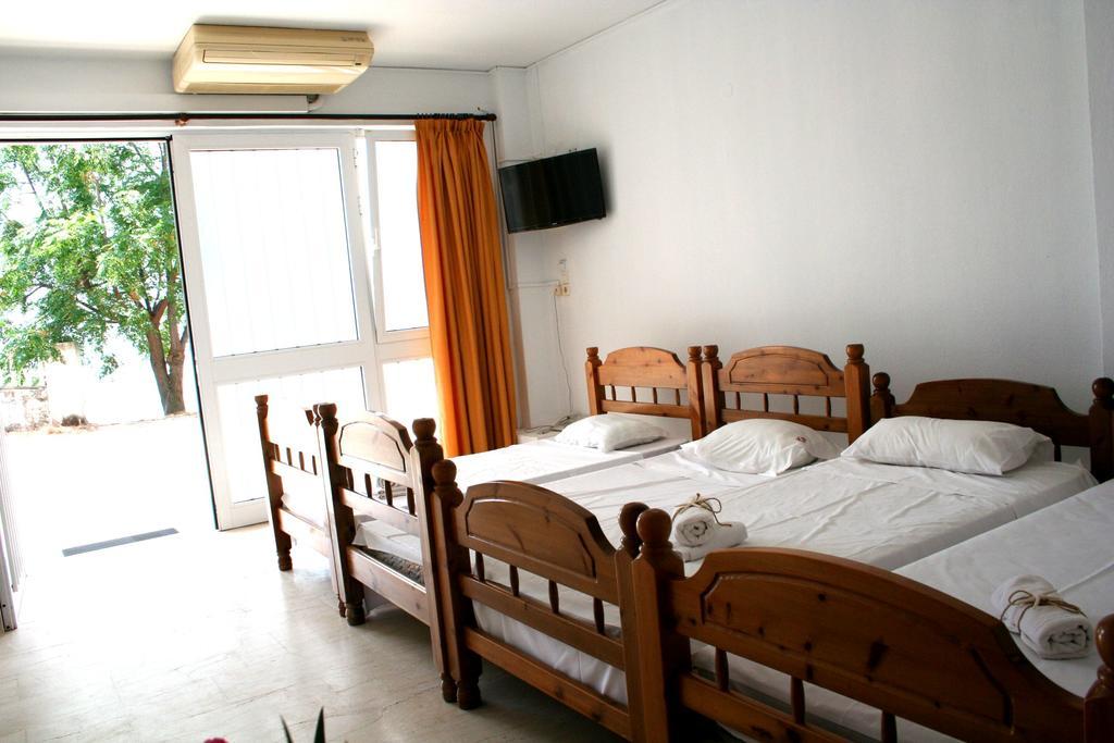Revis Station Plataria Hotel Екстериор снимка