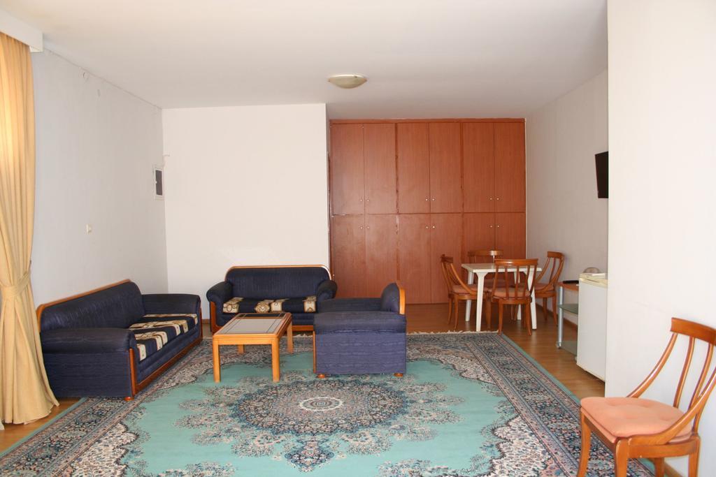 Revis Station Plataria Hotel Екстериор снимка