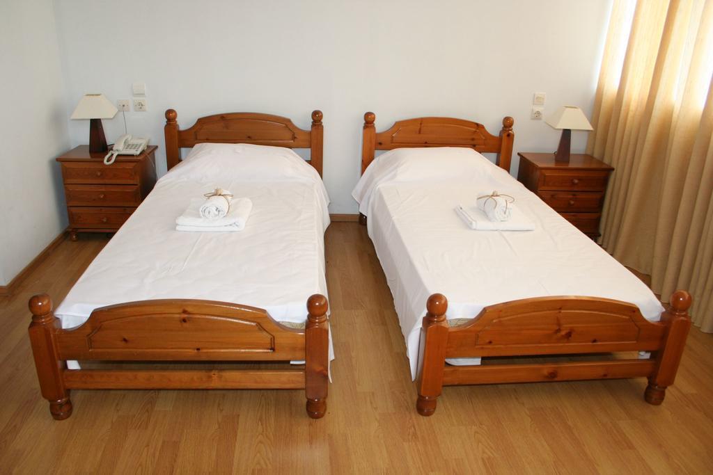 Revis Station Plataria Hotel Екстериор снимка