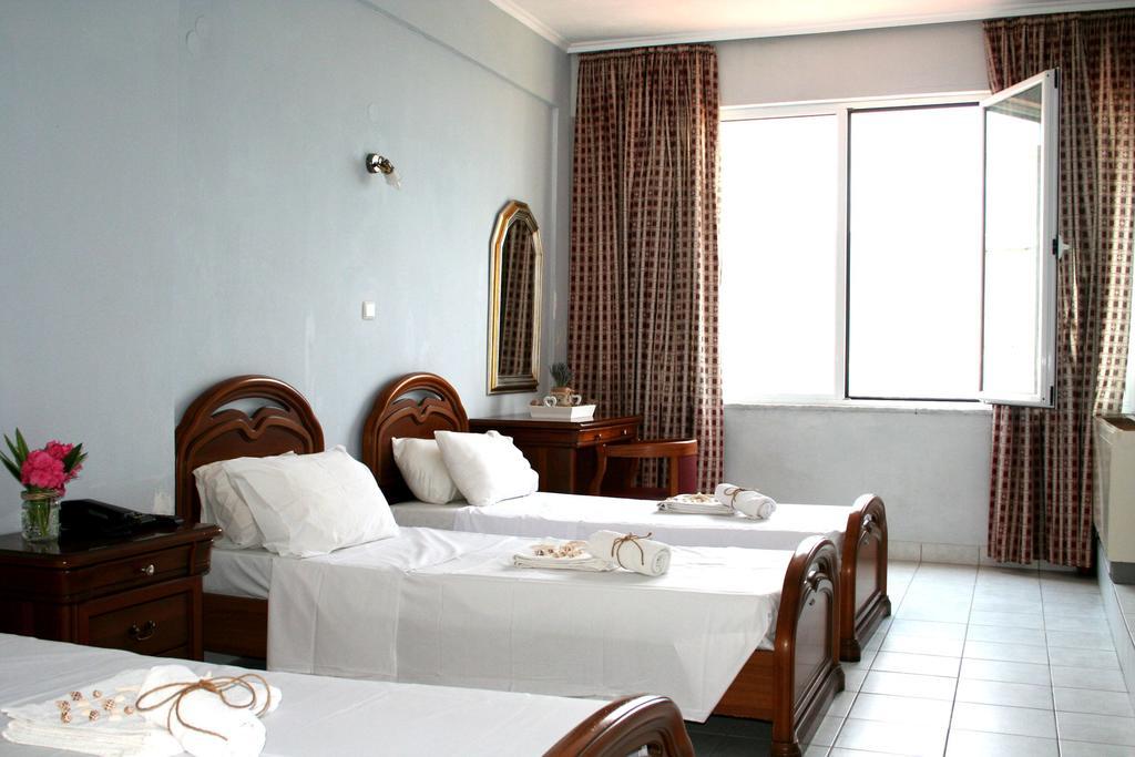 Revis Station Plataria Hotel Екстериор снимка