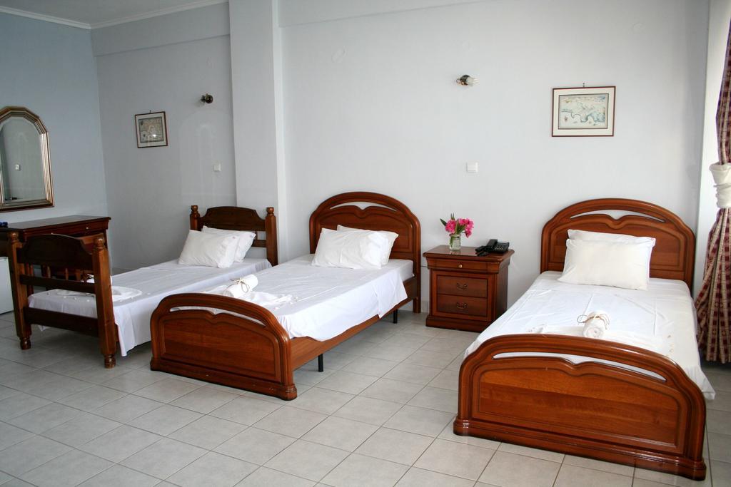 Revis Station Plataria Hotel Екстериор снимка