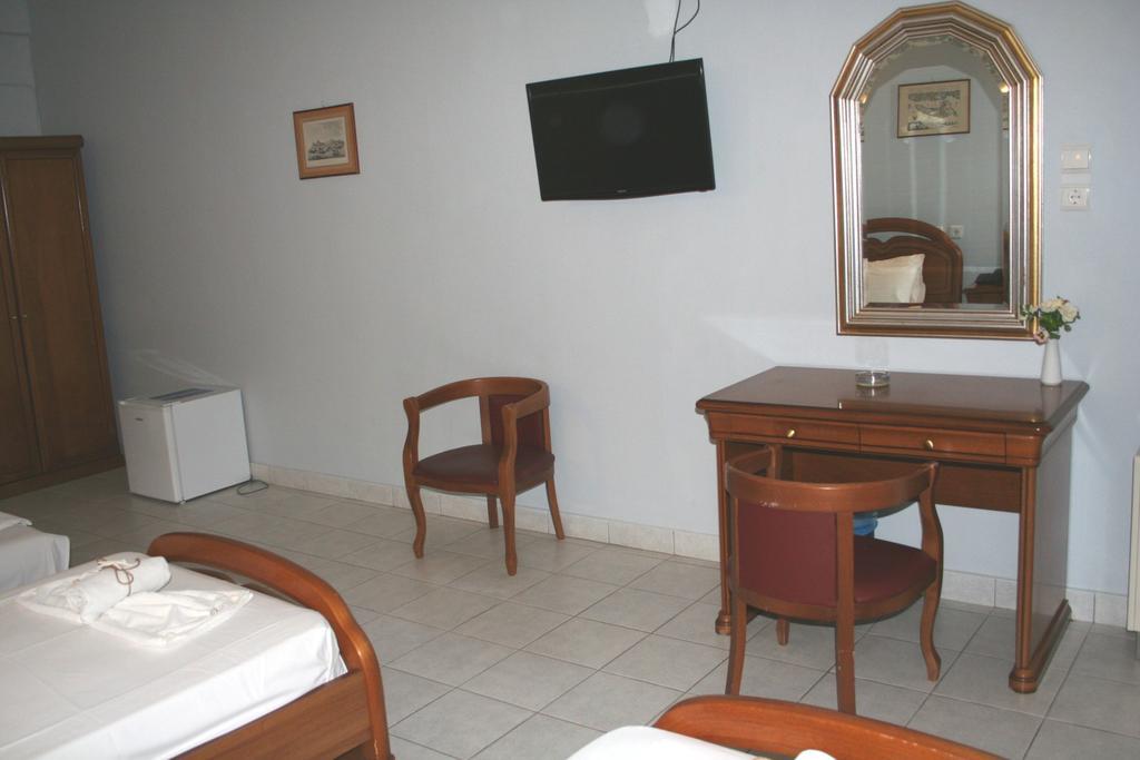 Revis Station Plataria Hotel Екстериор снимка