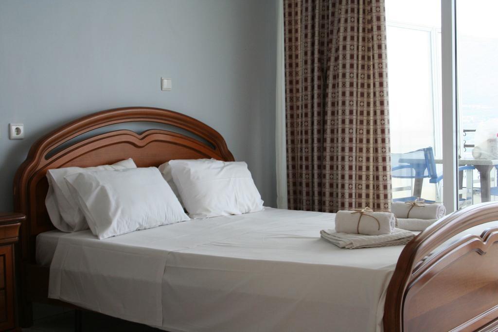 Revis Station Plataria Hotel Екстериор снимка
