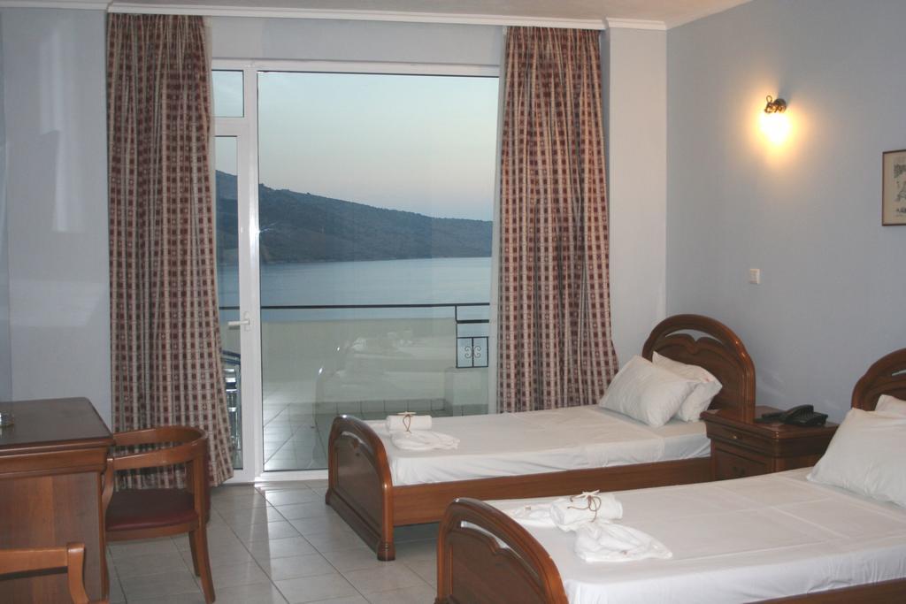 Revis Station Plataria Hotel Екстериор снимка