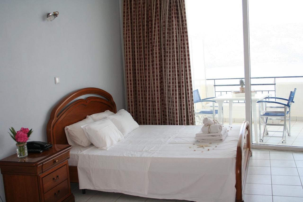 Revis Station Plataria Hotel Екстериор снимка
