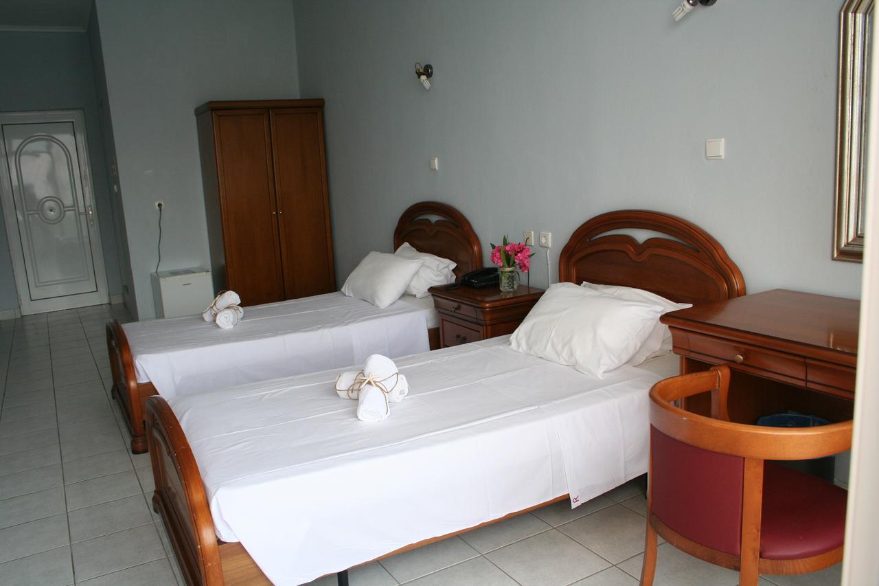 Revis Station Plataria Hotel Екстериор снимка