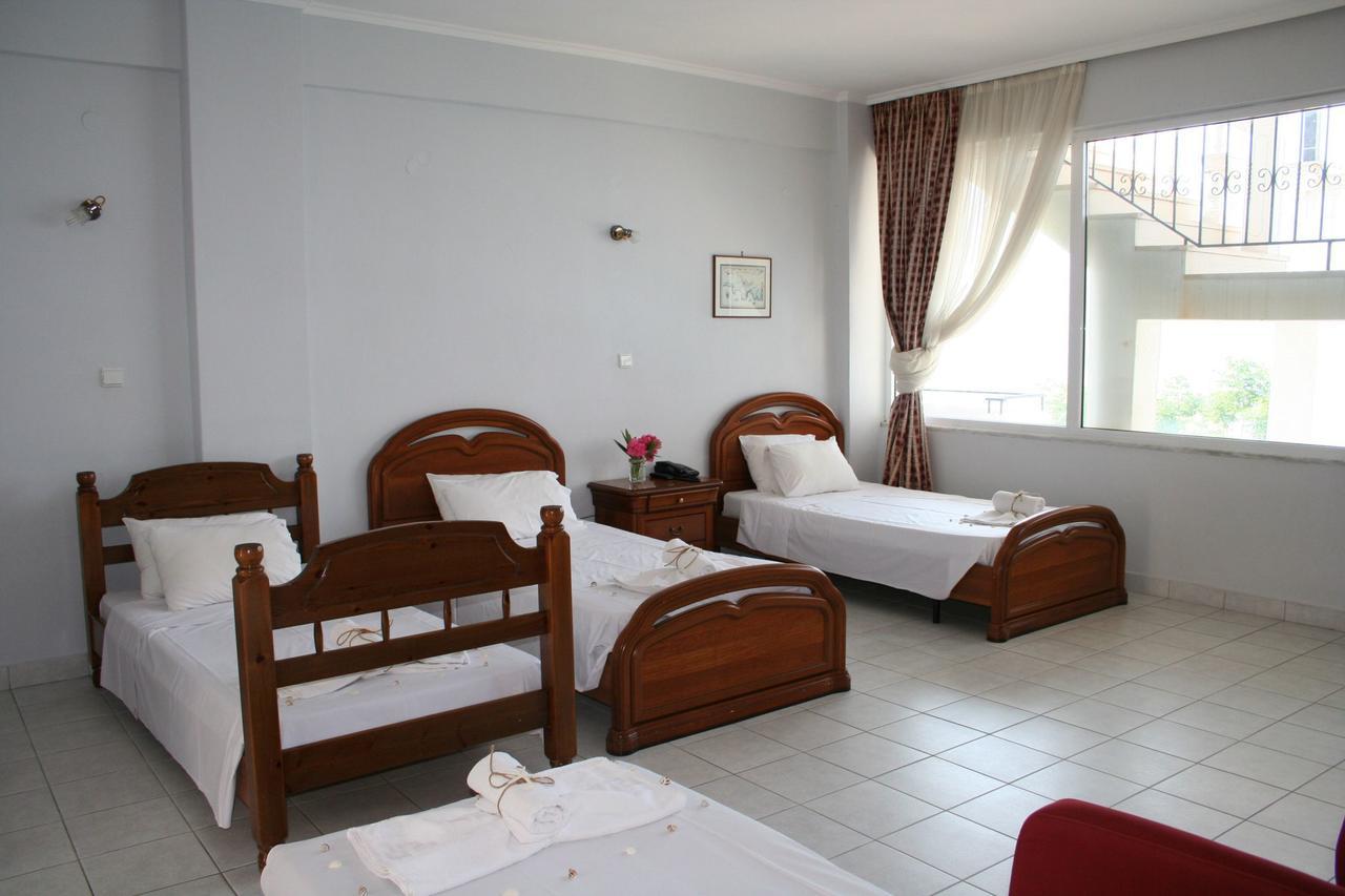 Revis Station Plataria Hotel Екстериор снимка