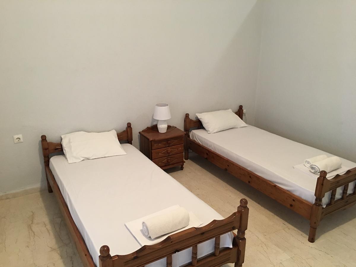 Revis Station Plataria Hotel Екстериор снимка