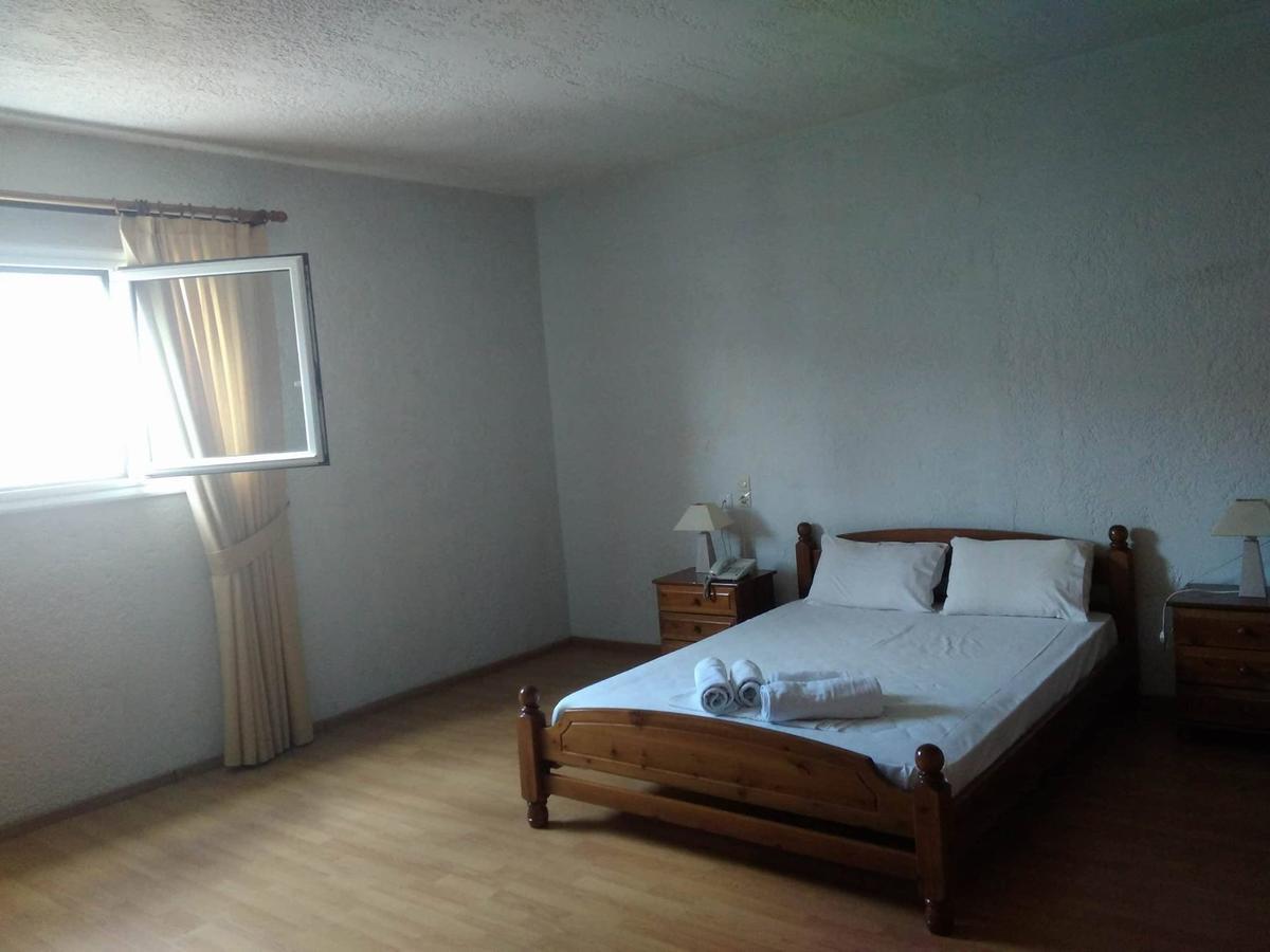 Revis Station Plataria Hotel Екстериор снимка